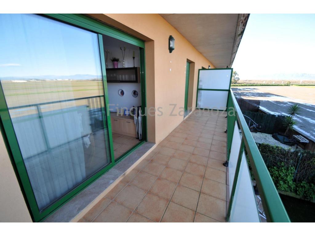 This magnificent apartment is located in the renowned Eucaliptus Residential Complex, just 400 meters from endless beaches. With two spacious double bedrooms that offer comfort and natural light, this home is perfect for enjoying the coastal lifestyle. The kitchen-dining area is designed to be the heart of the home, ideal for family gatherings or socializing with friends. Additionally, it features a private terrace where you can relax outdoors while enjoying the Mediterranean climate. It also includes an assigned parking space, so you won’t have to worry about where to park your vehicle.