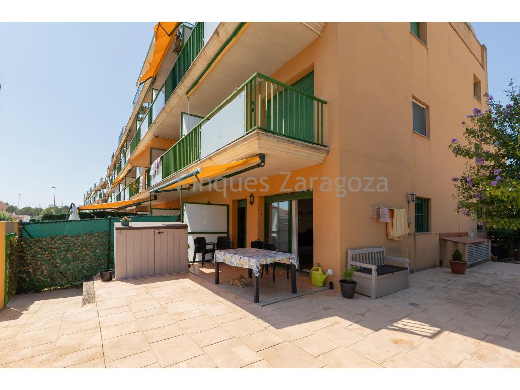 We present this welcoming 59 m² ground-floor apartment, located in the Eucaliptus development, within a residential complex built in 2005 and just a few steps from the beach.The property is laid out in a practical and functional manner, comprising a living-dining room with an open-plan kitchen and breakfast bar, two bedrooms with fitted wardrobes, a full bathroom and a storage/laundry room.One of its main attractions is its generous outdoor space: a private patio of approximately 80 m², an ideal area for enjoying the local climate, hosting al fresco meals, creating a relaxing area or simply having a pleasant outdoor space by the sea.The property is in perfect condition and ready to move into. The kitchen is equipped with a ceramic hob and oven, there is an electric hot-water cylinder, and the property has an air-conditioning unit with heating and cooling functions. The windows are aluminium with double glazing, providing good insulation.In addition, the property includes a parking space located on level -1 of the building, an especially practical added benefit during the busier months in the area.A comfortable and functional home, with a magnificent outdoor space and a privileged location very close to Eucaliptus Beach, ideal both as a permanent residence and as a second home from which to enjoy the Ebro Delta and the Mediterranean.* The stated price does not include the costs and taxes arising from the transfer, such as notarial, land registry and administrative fees, or any applicable taxes (Property Transfer Tax, Value Added Tax or Stamp Duty), all of which shall be borne in full by the purchaser, in accordance with current legislation. Estate agency fees are included in the agreed sale price.For information on and determination of the applicable tax regime, it is recommended that you visit the website of the Catalan Tax Agency: Catalan Tax AgencyThe information contained in this advertisement is provided for guidance and information purposes only and does not constitute a binding offer or contract under any circumstances. Finques Zaragoza Immobiliaria Delta de l’Ebre, SL. reserves the right to modify, update or correct the content of this advertisement at any time without prior notice.