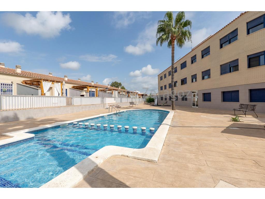 Cosy apartment located in Sant Jaume d’Enveja, built in 2007 and ideal as a second home. The property has an approximate built area of 53 m² and a usable area of 31 m², with a practical and well-utilised layout.It features a pleasant living-dining area with an open-plan kitchen and breakfast bar, creating a comfortable and functional space. The kitchen is equipped with a ceramic hob and electric oven, and the property also has an electric water heater for hot water.The apartment has one double bedroom with a built-in wardrobe and a fully fitted bathroom with a bath, washbasin, bidet and WC.Notable features include an air-conditioning unit with heating and cooling functions, as well as aluminium windows with double glazing, providing greater comfort and insulation.The apartment also includes a parking space, a particularly practical added benefit, and residents can enjoy a communal swimming pool, perfect for the summer months.The building features an attractive exposed-brick façade, a durable, low-maintenance finish that eliminates the need for regular repainting of the exterior.A functional and comfortable property with parking and a communal swimming pool, located in the heart of the Ebro Delta, perfect for enjoying the tranquillity of the area throughout the year.*The stated price does not include any costs and taxes arising from the transfer, such as notarial, land registry and administrative fees, nor any applicable taxes (Property Transfer Tax, Value Added Tax or Stamp Duty), all of which shall be borne in full by the purchaser, in accordance with current legislation.Estate agency fees are included in the agreed sale price.For information on and determination of the applicable tax arrangements, it is recommended that you visit the website of the Catalan Tax Agency: https://atc.gencat.cat/ca/tributs The information contained in this advertisement is provided for information and guidance purposes only and does not constitute a binding offer or contract under any circumstances. Finques Zaragoza Immobiliaria Delta de l’Ebre, SL., reserves the right to modify, update or correct the content of this advertisement at any time, without prior notice.