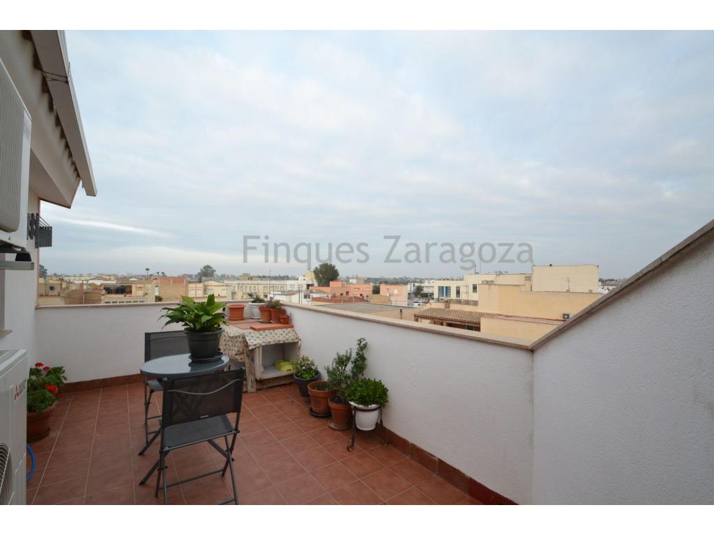 For sale this duplex penthouse with terrace in Sant Jaume d'Enveja.It is located one minute walk from the town center and five minutes from the promenade of the river Ebro.The apartment has 85m² built of which 54m² correspond to the lower floor and 31m² to the upper floor; it has a total living area of 77m². The lower floor is distributed in hallway, a bathroom with bathtub, a double bedroom with closet and kitchen and living room. And on the upper floor there are two more bedrooms, another bathroom with shower and private terrace of about 10m² approx. It is equipped with ceramic hob, oven and electric boiler, aluminum windows with double glazing and air conditioning ducts (hot / cold).In addition, this apartment has a parking space in the basement.