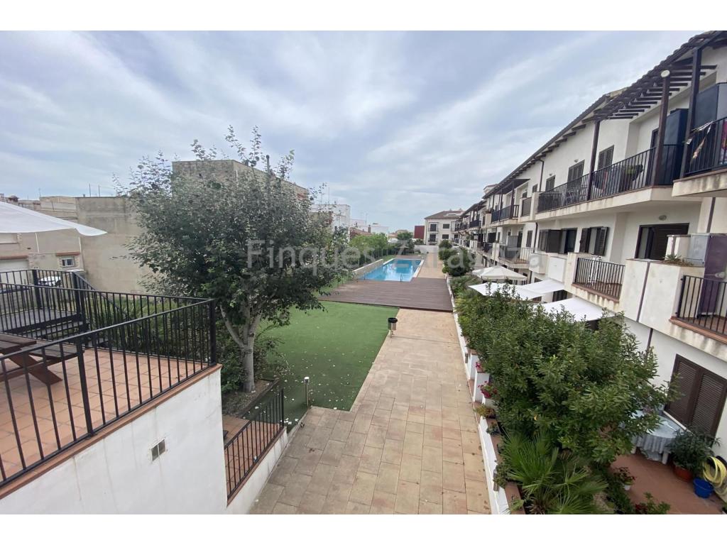 Ground floor flat of 66m² in St Jaume d'Enveja, Delta del Ebro, Costa Dorada, Tarragona.Comprising of 2 bedrooms, bathroom, lounge and open plan kitchen and terrace of 15m². Communal swimming pool. 10 minutes drive to the beach.
